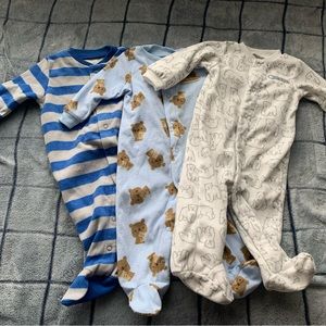 🍒🍒 Set of 3 Carter’s fleece footie pajamas for baby boys 3-6 months